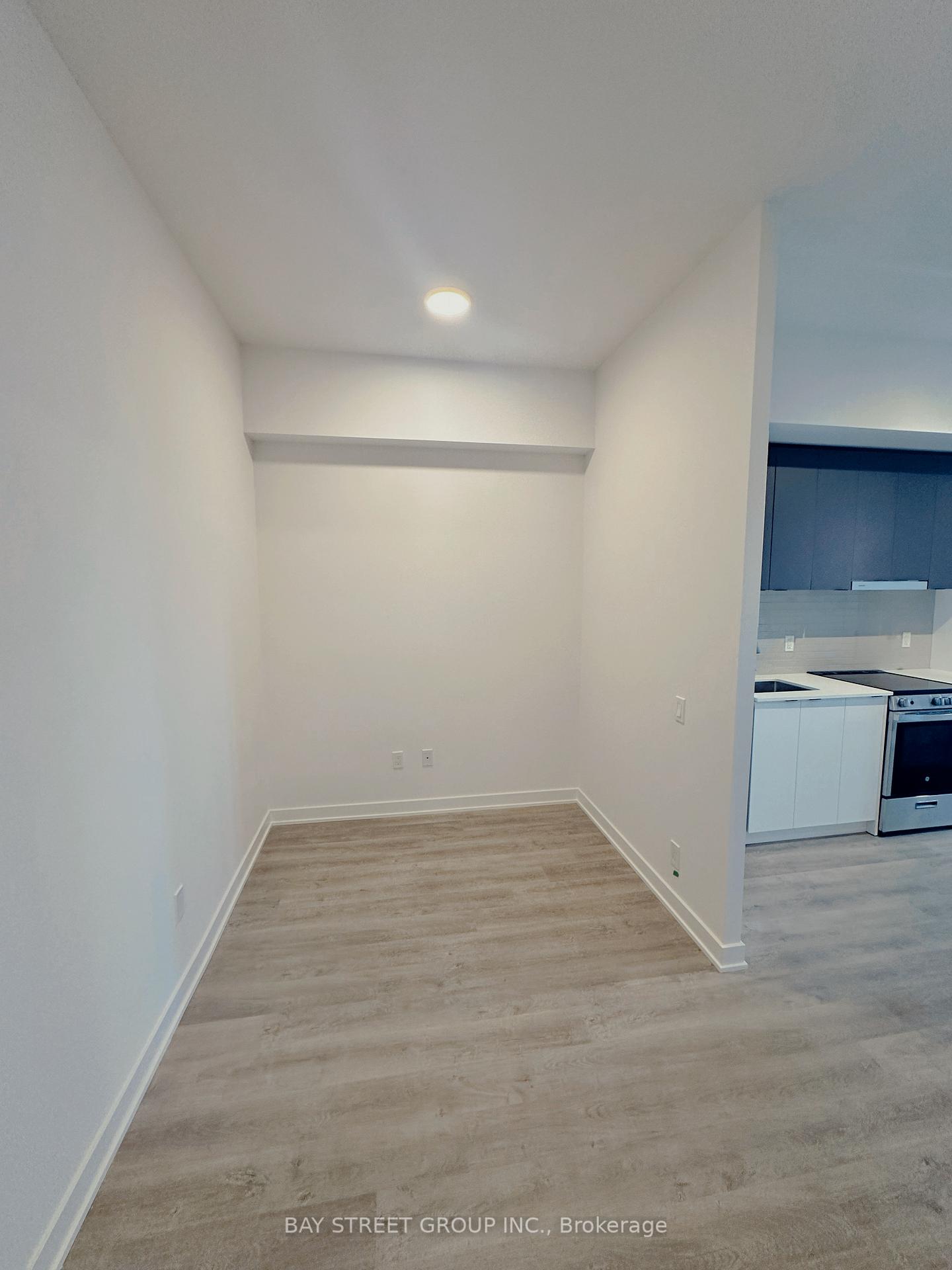 Photo 7 of Unit B2203, 50 Upper Mall Way, Vaughan, Brownridge — HOMEH