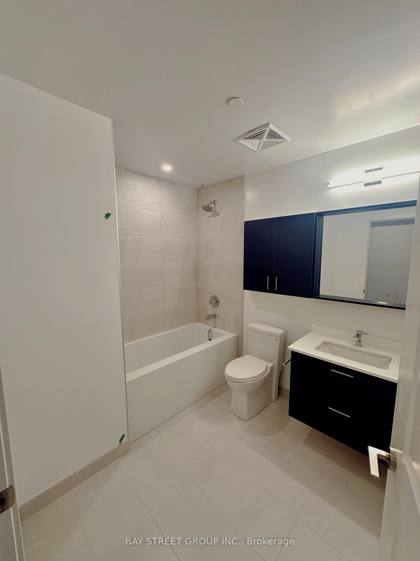 Photo 8 of Unit B2203, 50 Upper Mall Way, Vaughan, Brownridge — HOMEH