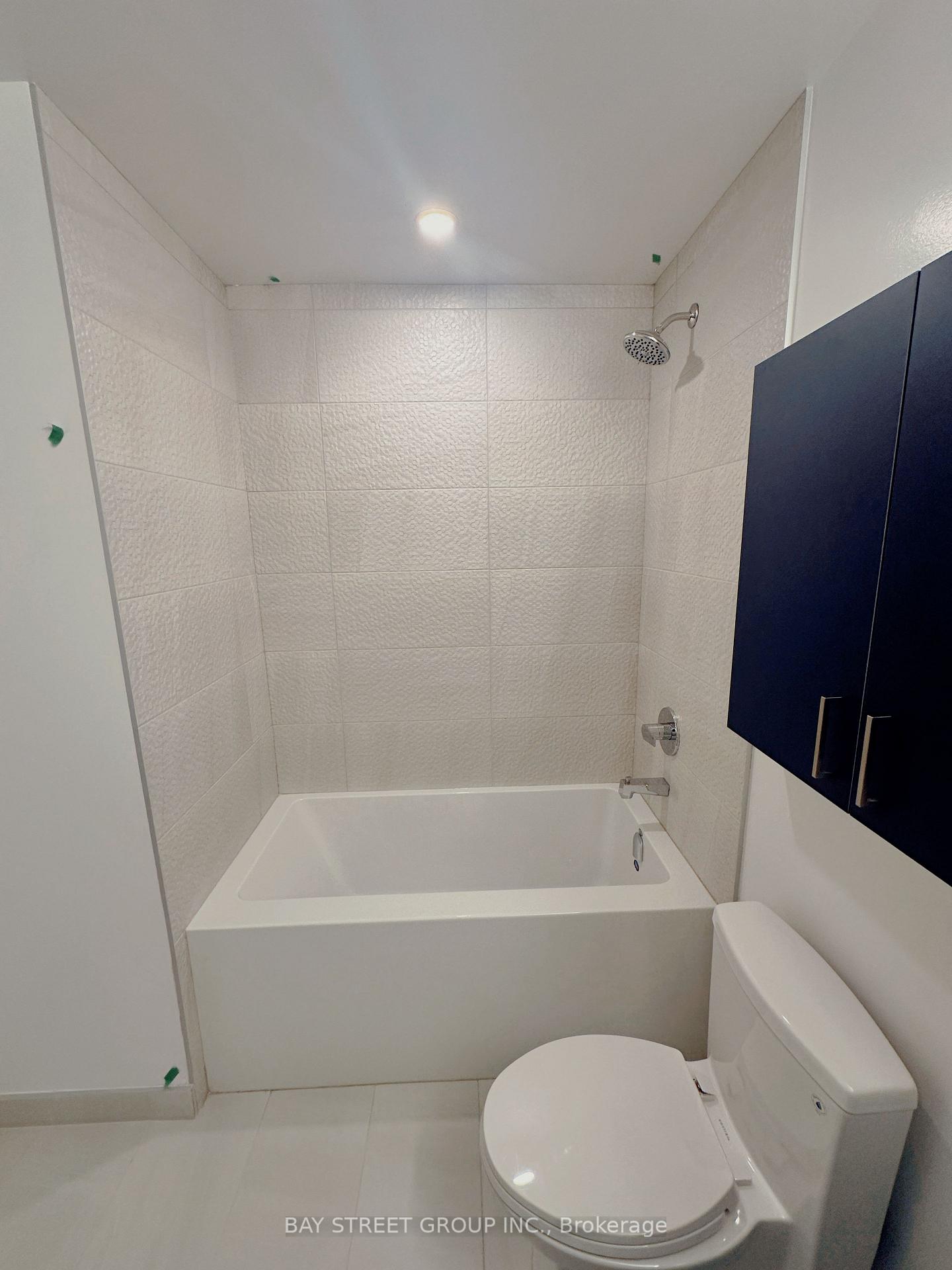 Photo 9 of Unit B2203, 50 Upper Mall Way, Vaughan, Brownridge — HOMEH