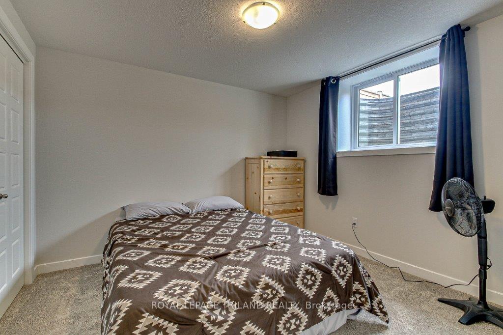 Photo 4 of 108 Benjamin Parkway S, St. Thomas — HOMEH