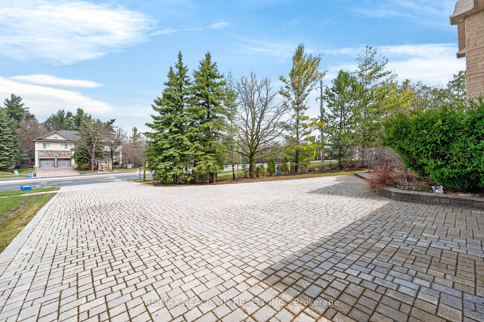 Photo 4 of 385 Calvert Road, Markham, Cachet — HOMEH