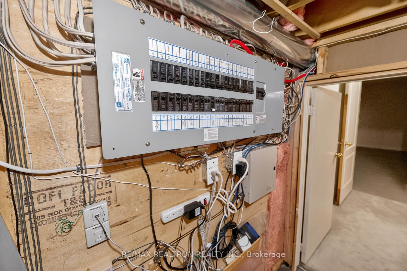 Photo 45 of 385 Calvert Road, Markham, Cachet — HOMEH