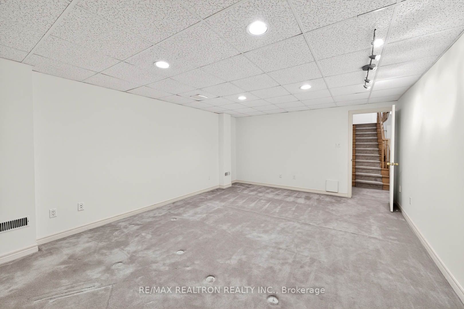 Photo 42 of 385 Calvert Road, Markham, Cachet — HOMEH