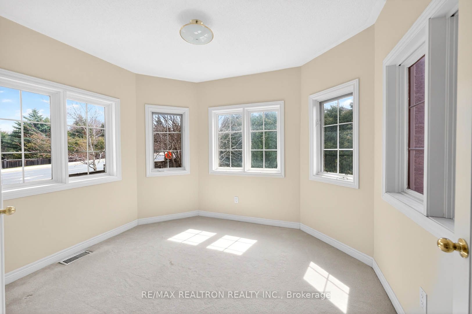 Photo 24 of 385 Calvert Road, Markham, Cachet — HOMEH