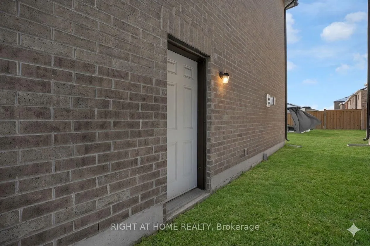 Photo 31 of 1322 Apollo Street, Oshawa, Eastdale — HOMEH