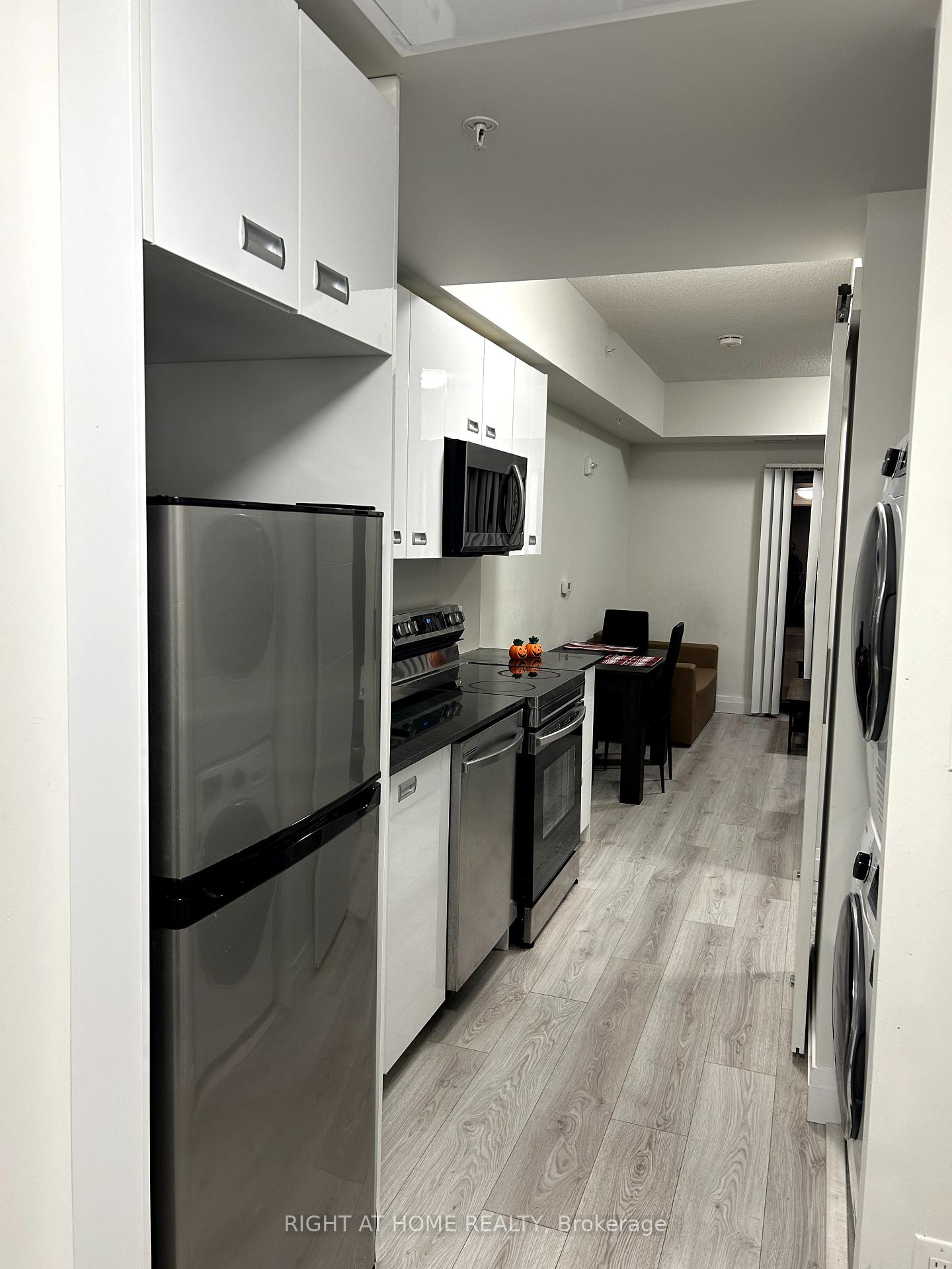 Photo 2 of Unit 509, 652 Princess Street S, Kingston, Central City East — HOMEH
