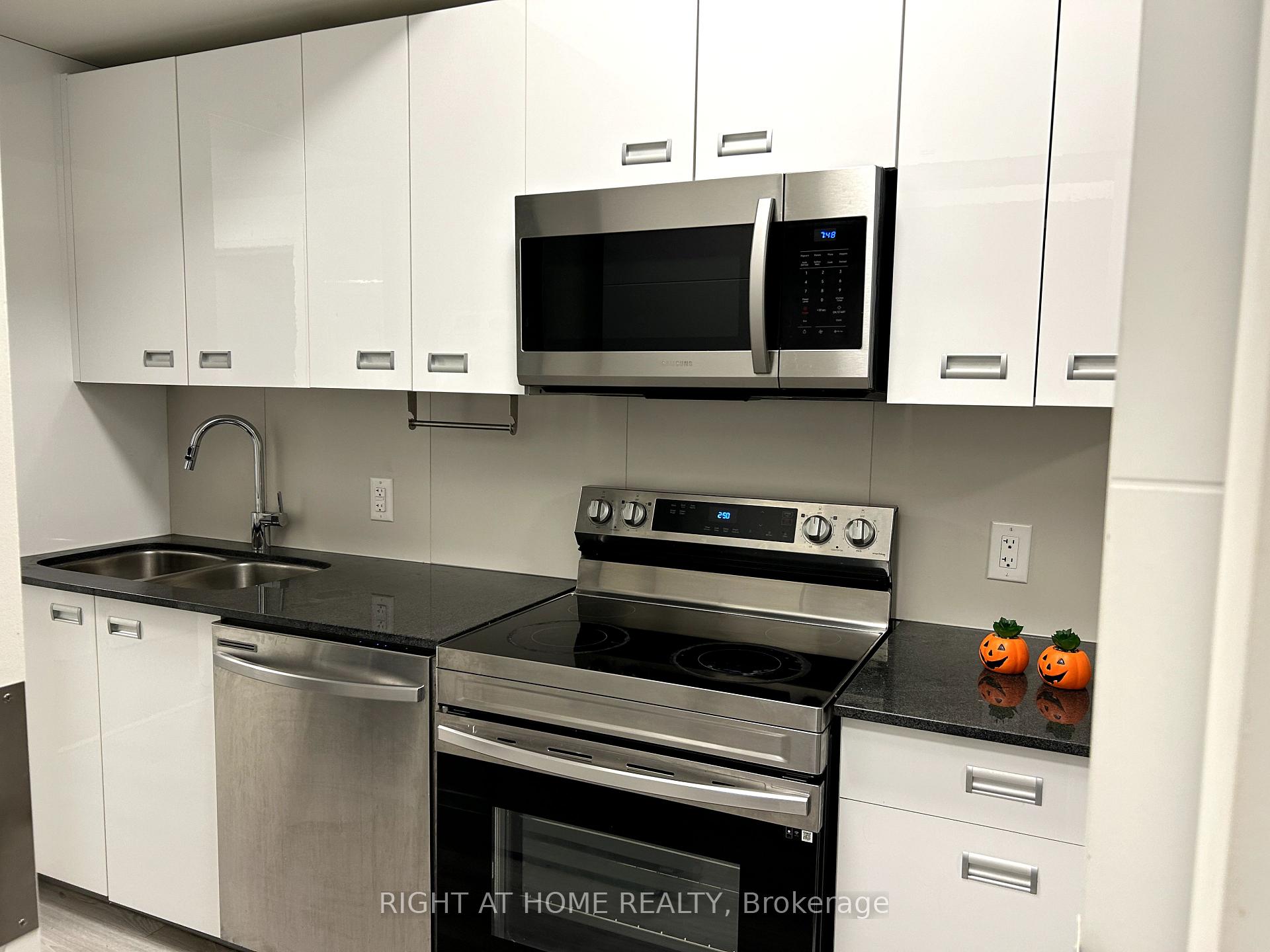 Photo 5 of Unit 509, 652 Princess Street S, Kingston, Central City East — HOMEH