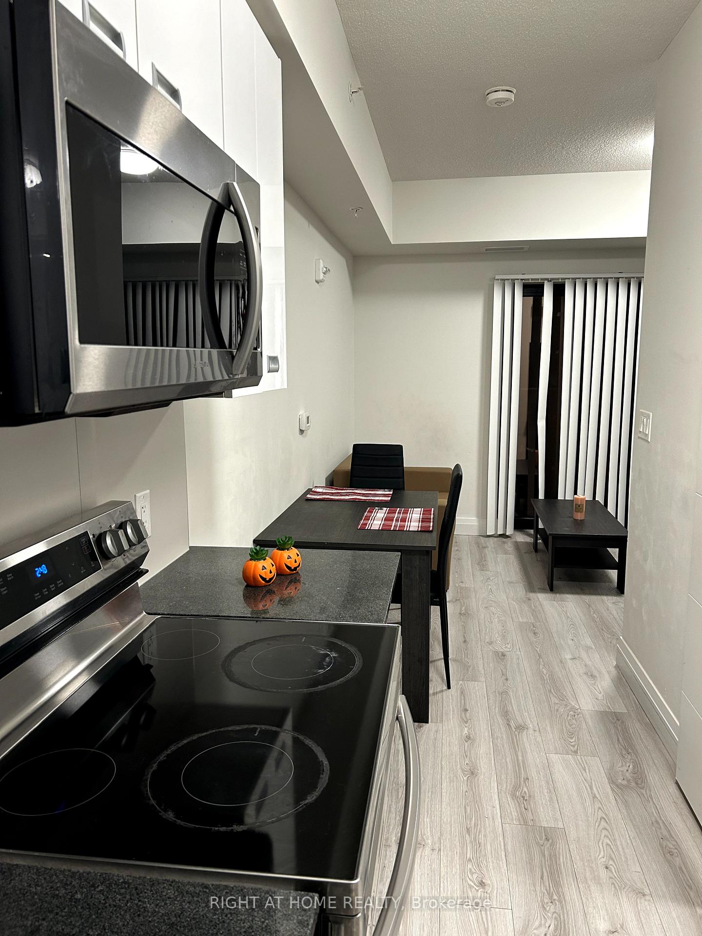 Photo 8 of Unit 509, 652 Princess Street S, Kingston, Central City East — HOMEH