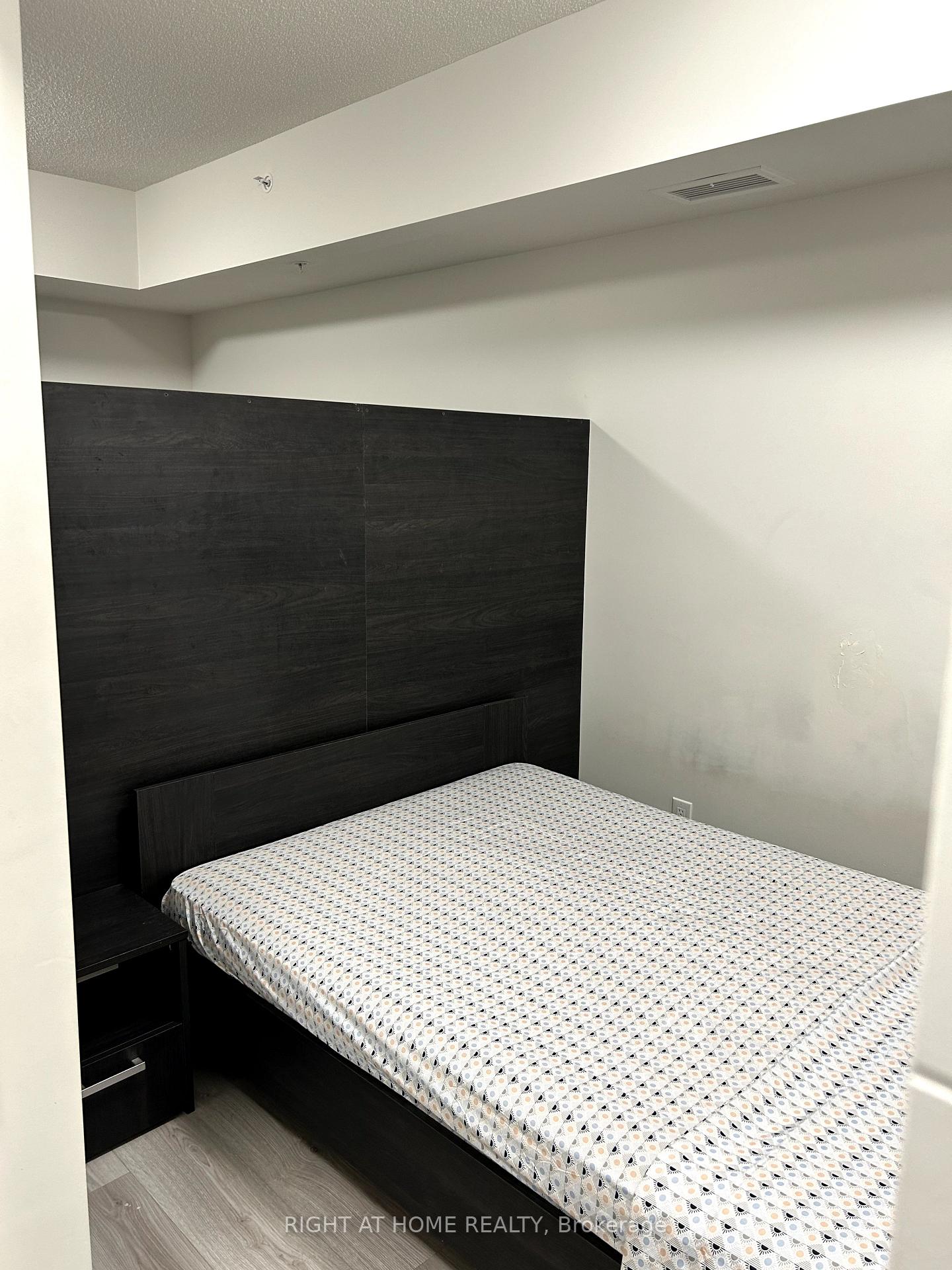 Photo 11 of Unit 509, 652 Princess Street S, Kingston, Central City East — HOMEH