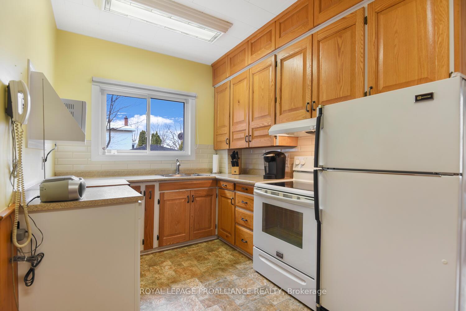 Photo 13 of 250 King Street E, Brockville — HOMEH