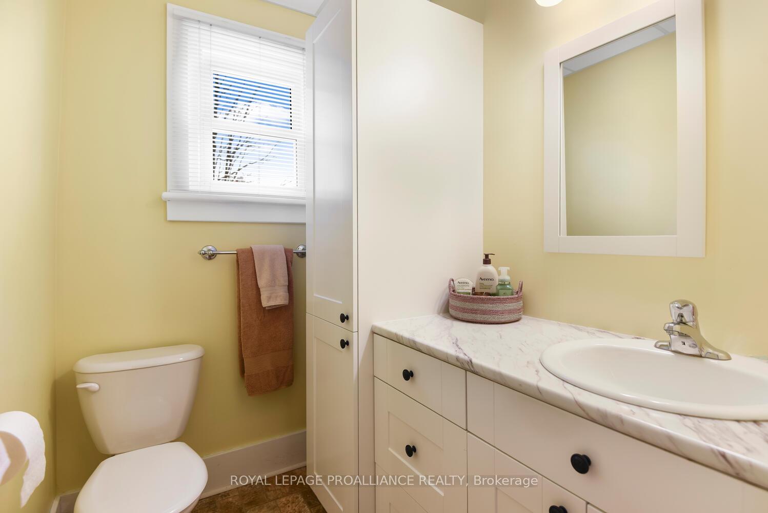 Photo 18 of 250 King Street E, Brockville — HOMEH