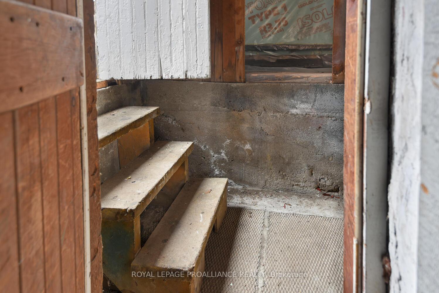 Photo 28 of 250 King Street E, Brockville — HOMEH