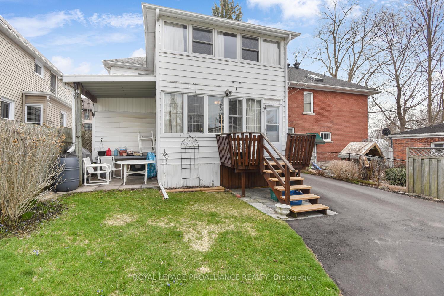 Photo 33 of 250 King Street E, Brockville — HOMEH