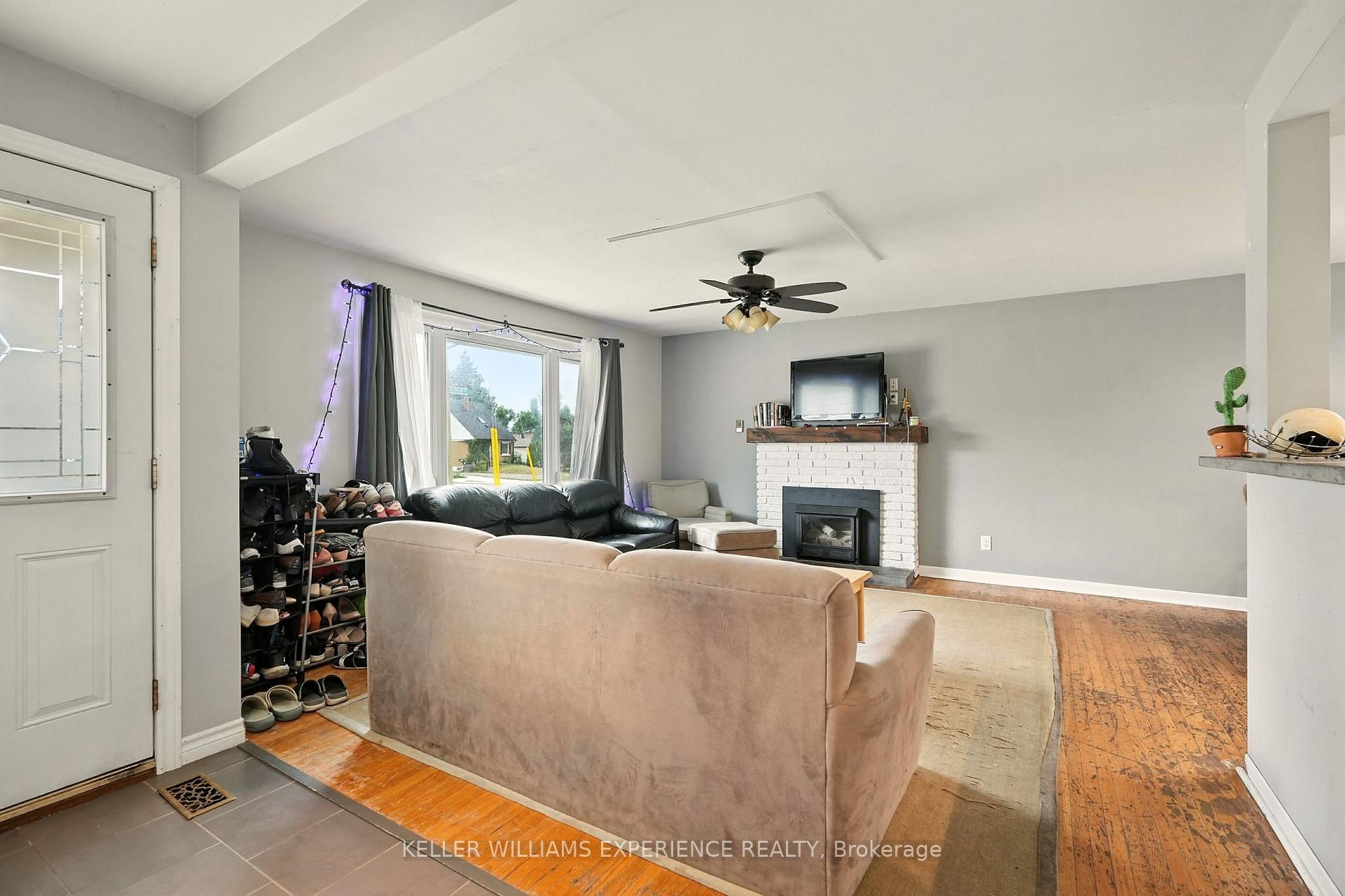 Photo 8 of 4 Napier Street, Barrie, Codrington — HOMEH