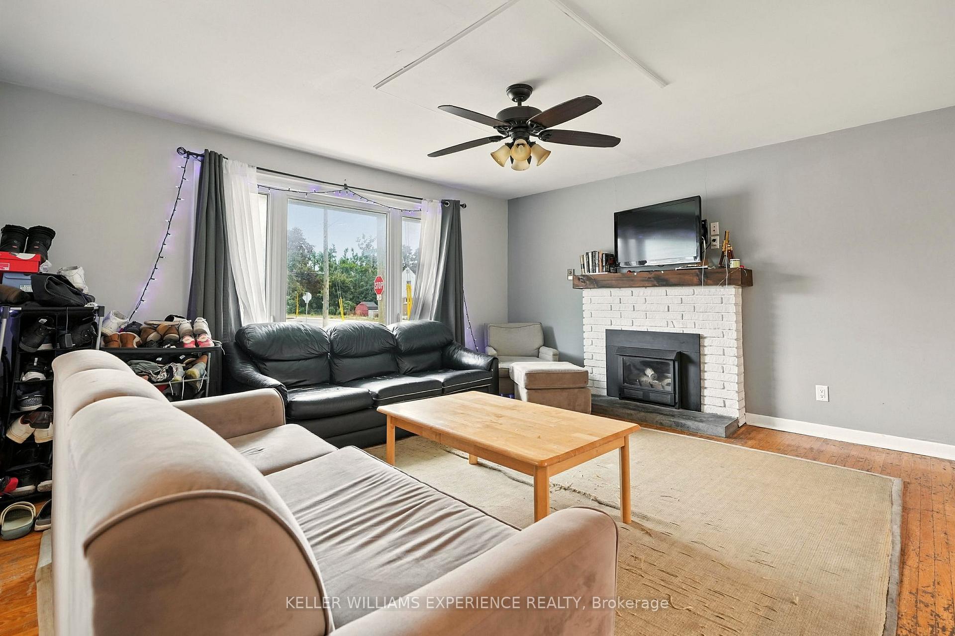 Photo 7 of 4 Napier Street, Barrie, Codrington — HOMEH