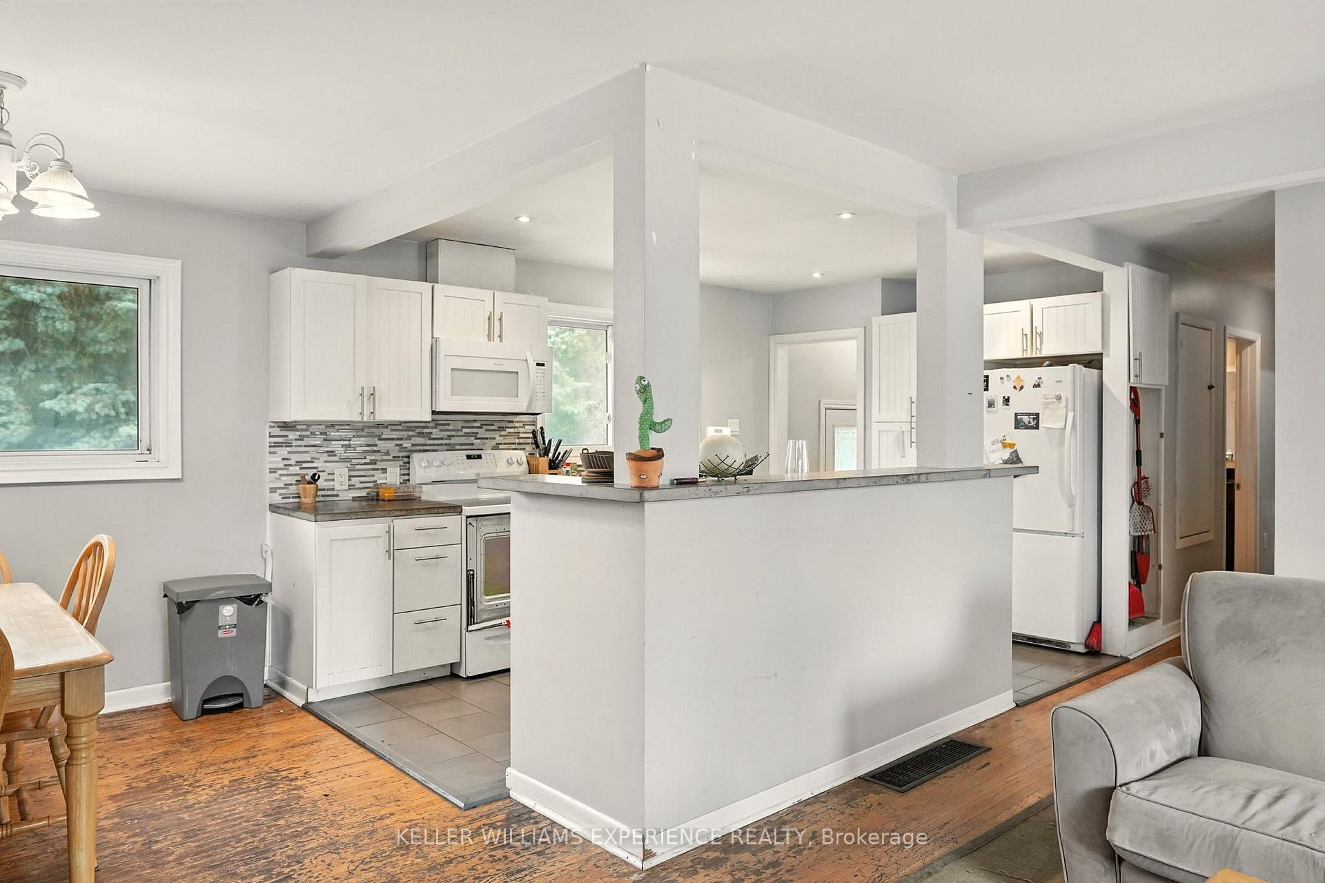 Photo 10 of 4 Napier Street, Barrie, Codrington — HOMEH