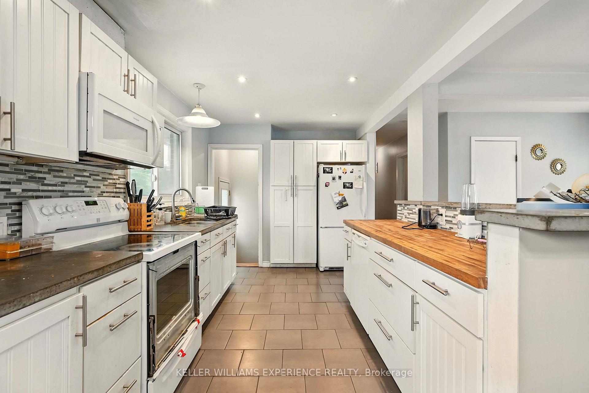 Photo 14 of 4 Napier Street, Barrie, Codrington — HOMEH