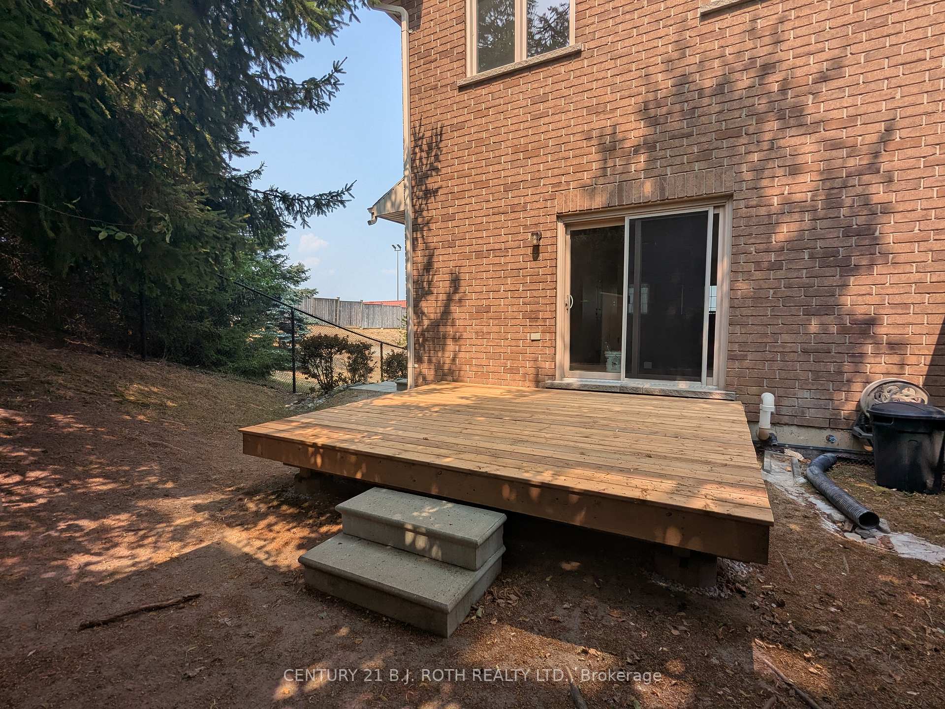 Photo 7 of Unit 2, 175 Stanley Street, Barrie, East Bayfield — HOMEH