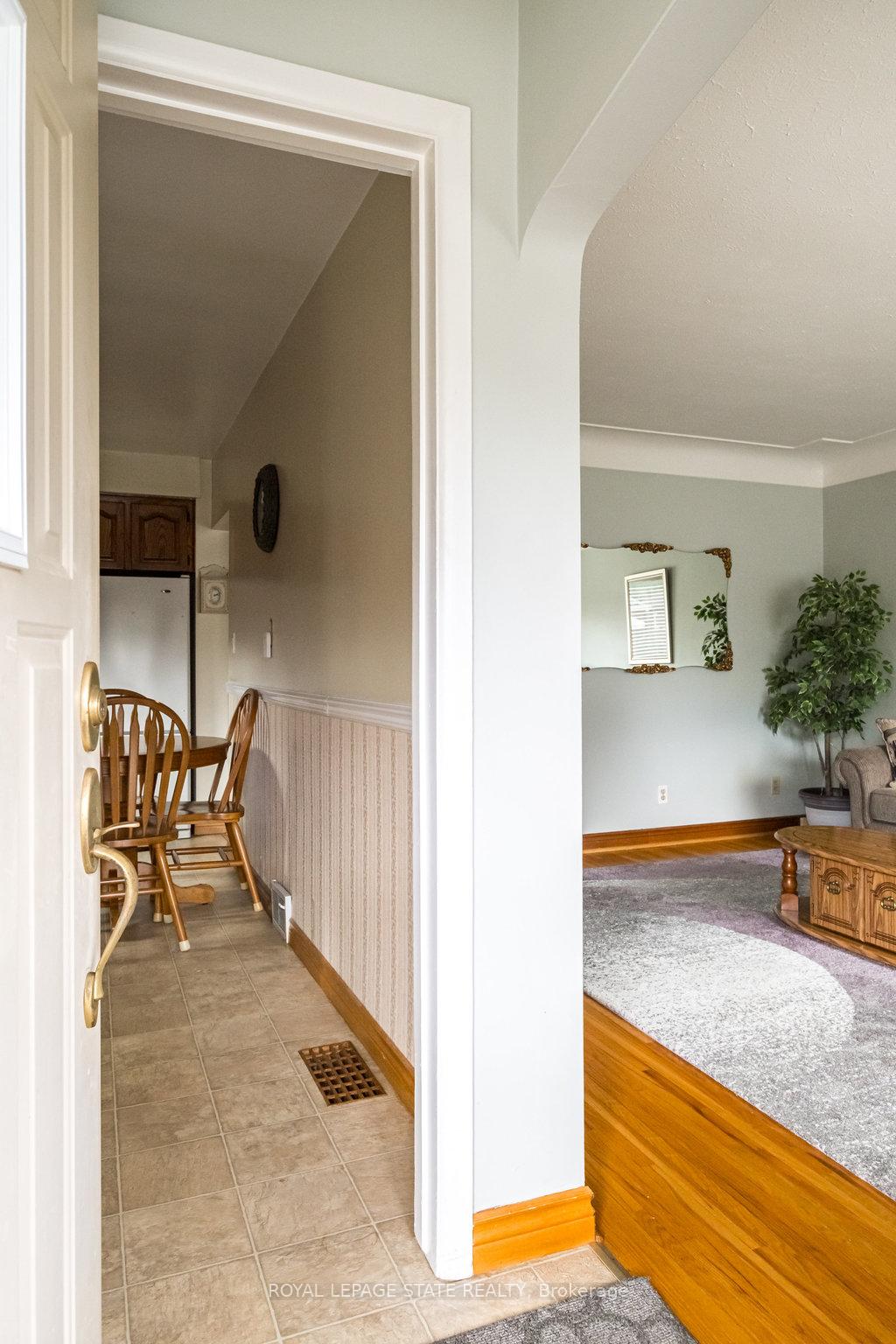 Photo 2 of 360 East 34th Street, Hamilton, Macassa — HOMEH