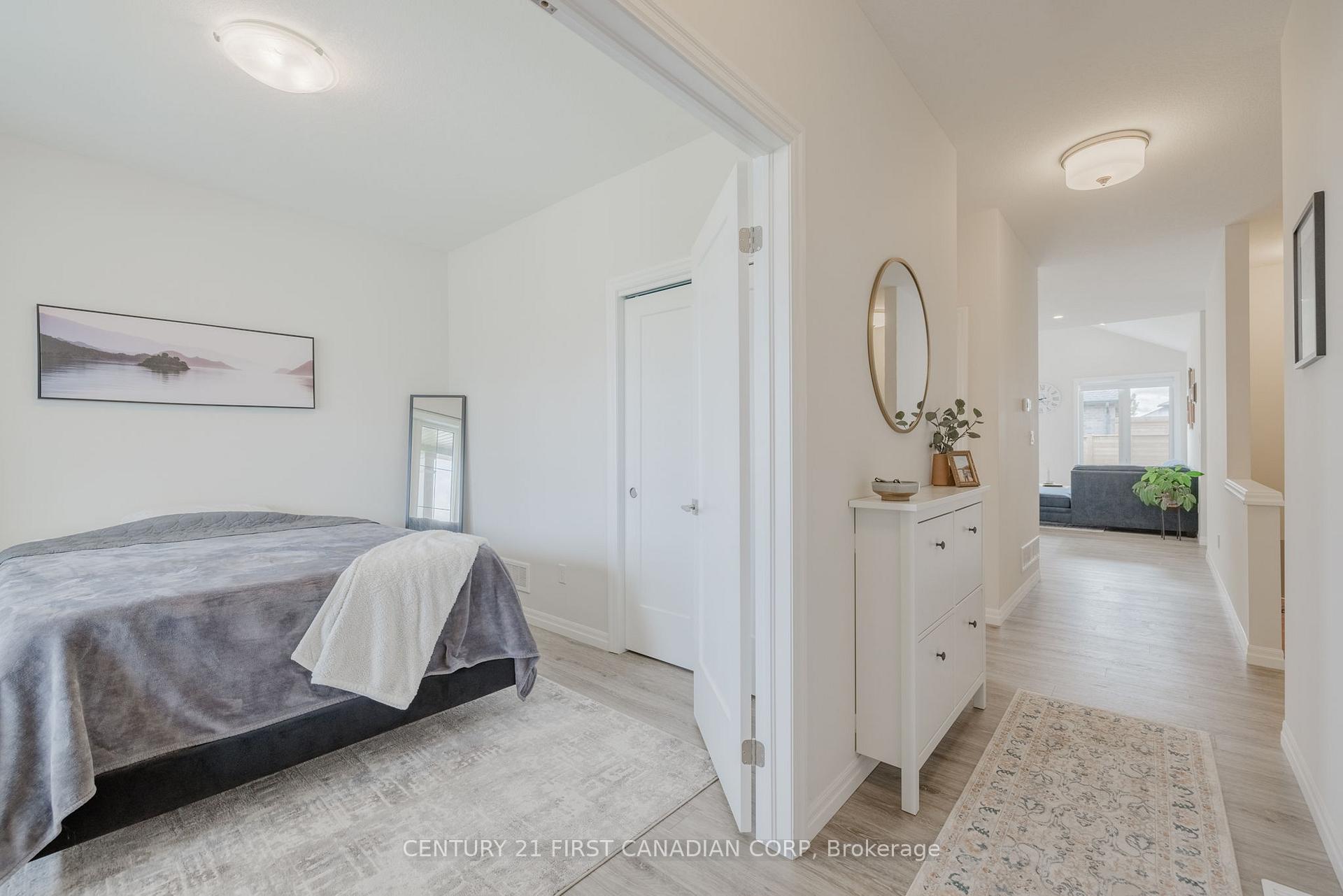 Photo 3 of 132 Cortland Terrace, St. Thomas — HOMEH