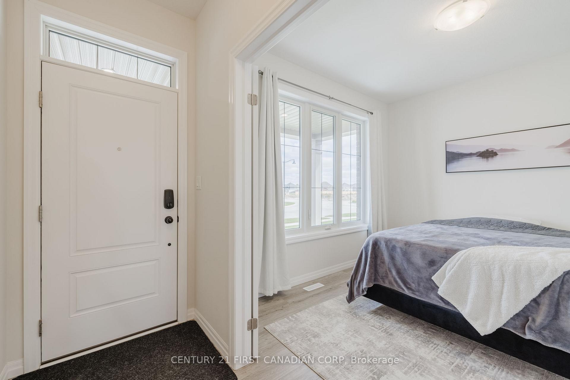 Photo 4 of 132 Cortland Terrace, St. Thomas — HOMEH