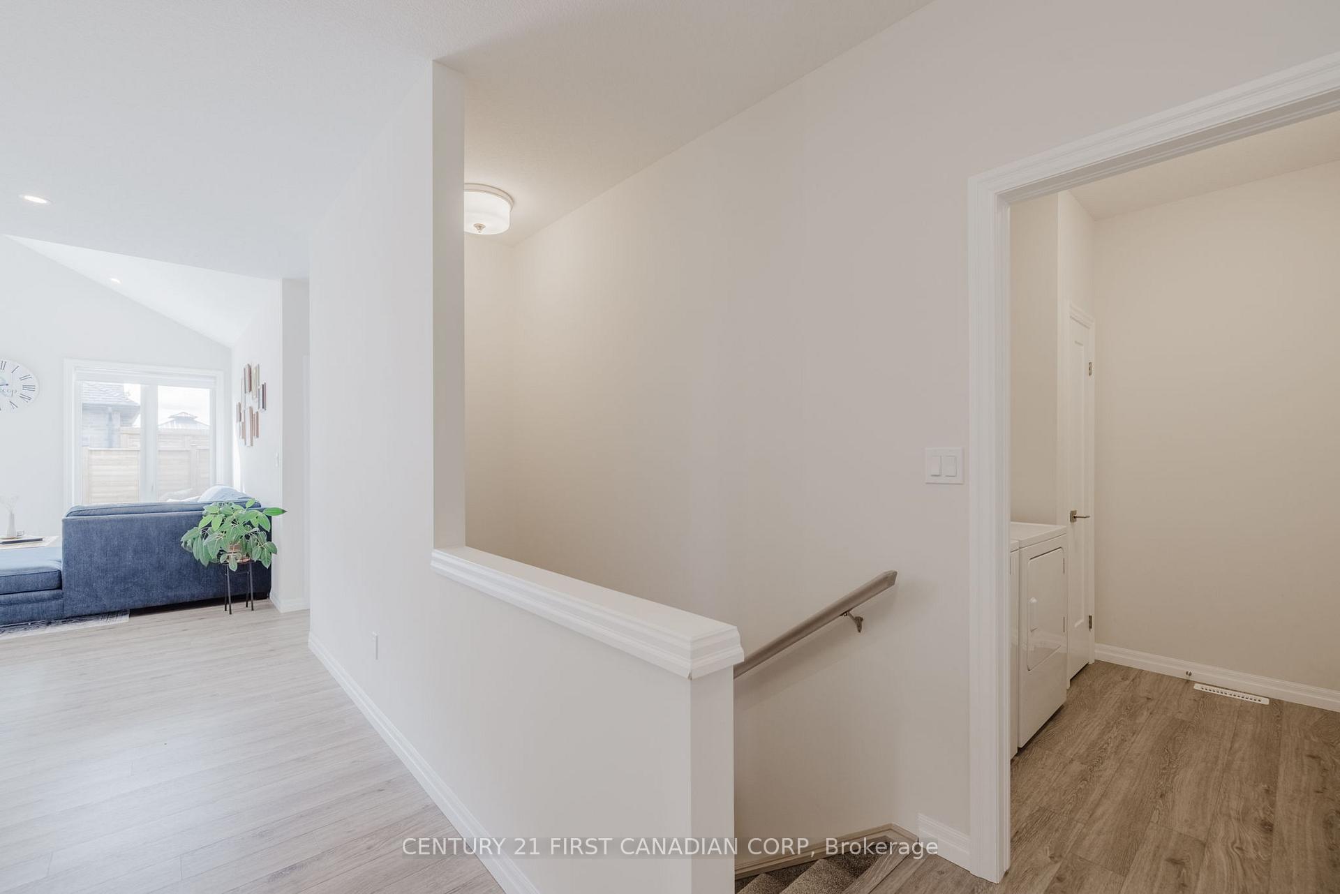 Photo 7 of 132 Cortland Terrace, St. Thomas — HOMEH