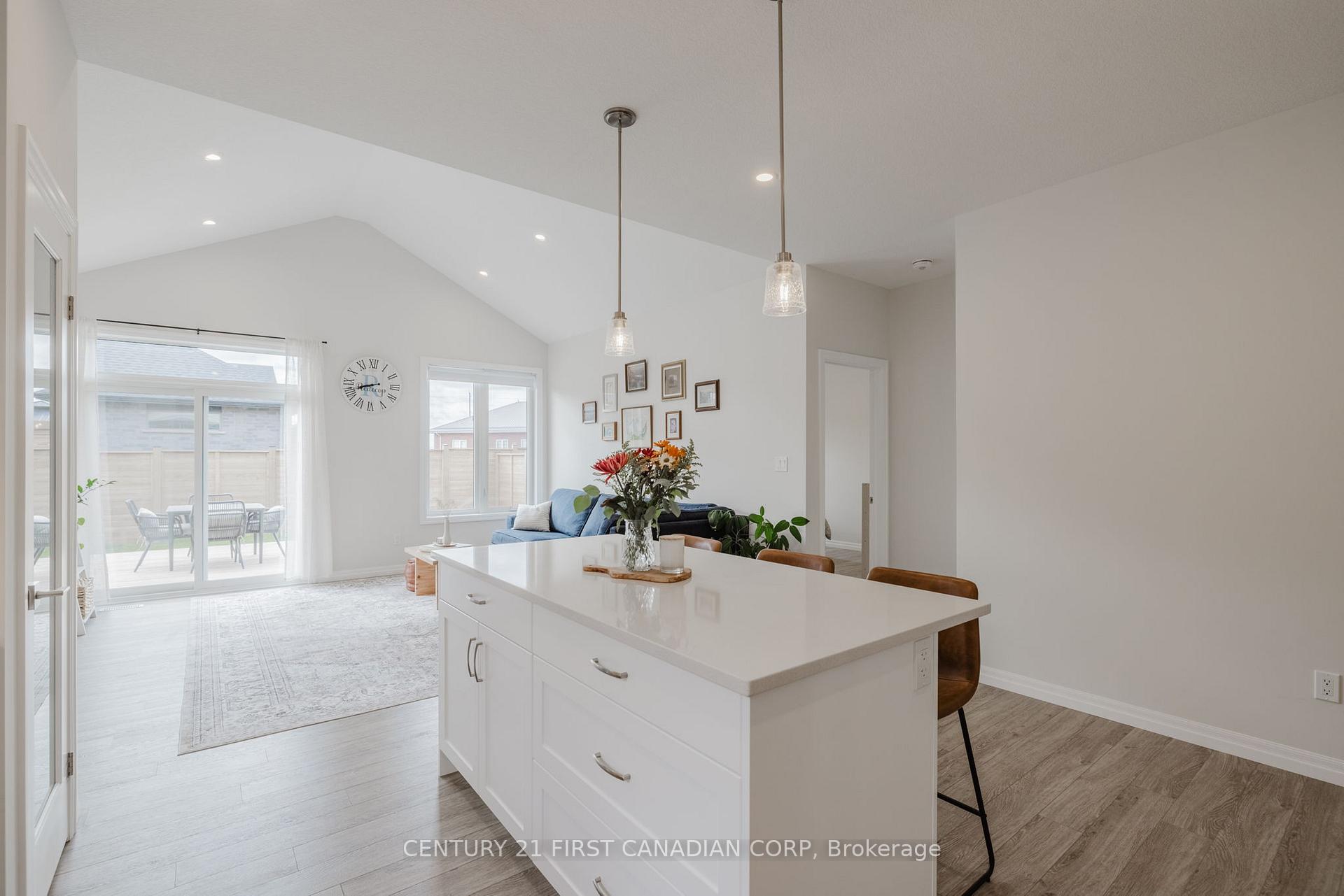 Photo 14 of 132 Cortland Terrace, St. Thomas — HOMEH