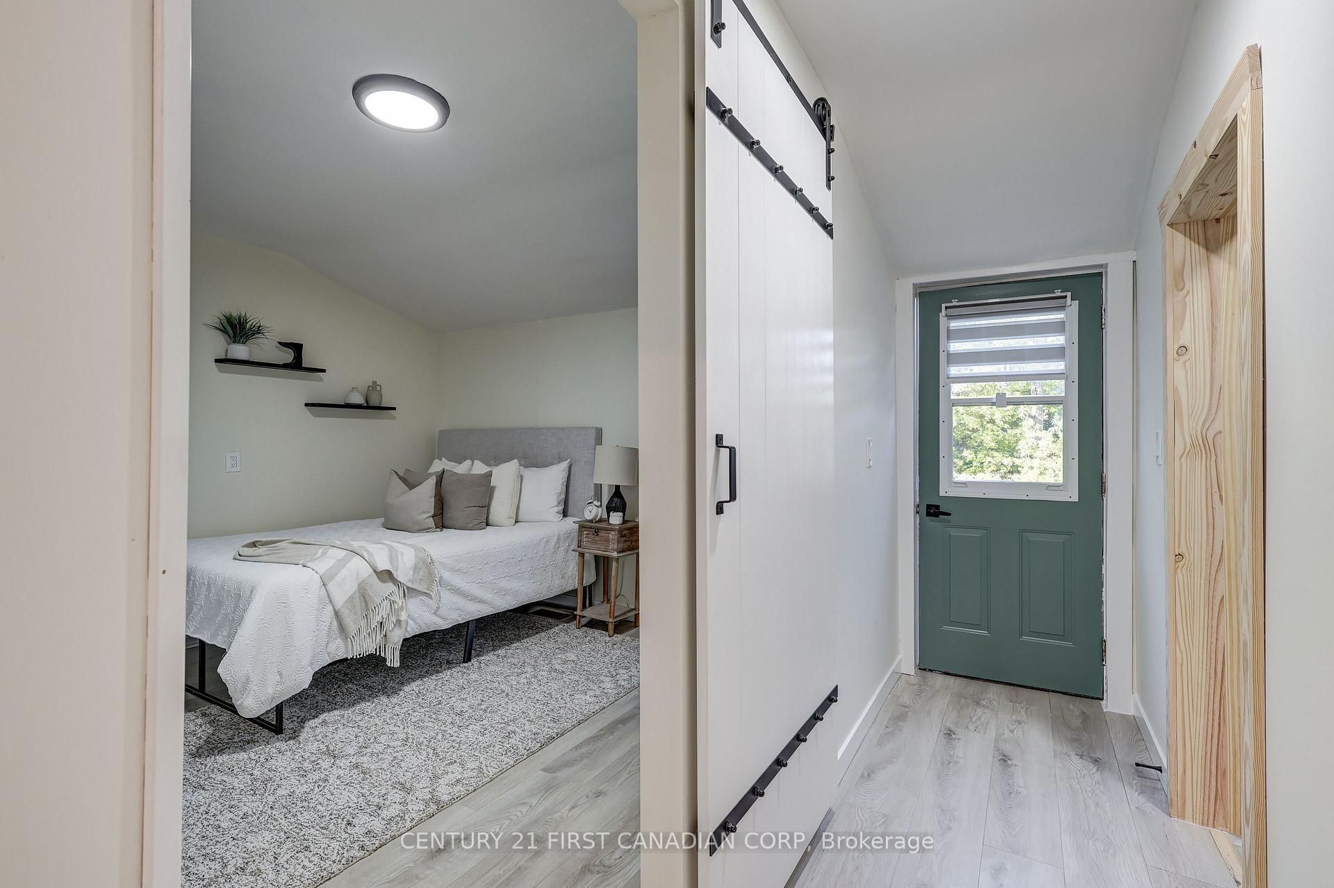 Photo 13 of 84 Ross Street, St. Thomas — HOMEH
