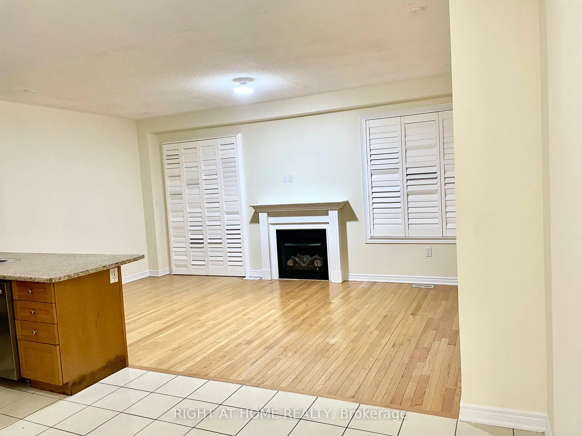Photo 8 of 20 Haskett Drive, Markham, Box Grove — HOMEH