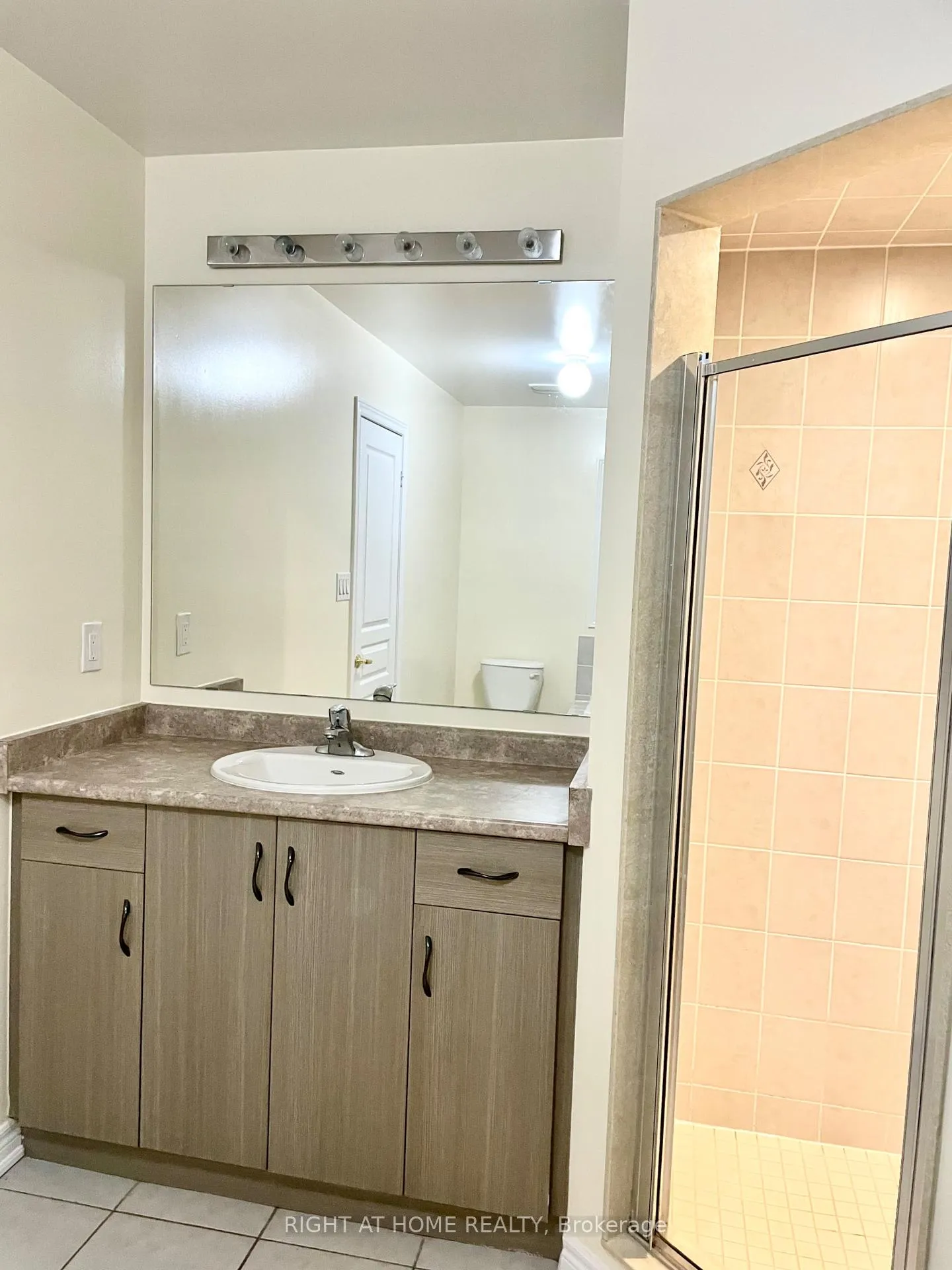 Photo 12 of 20 Haskett Drive, Markham, Box Grove — HOMEH