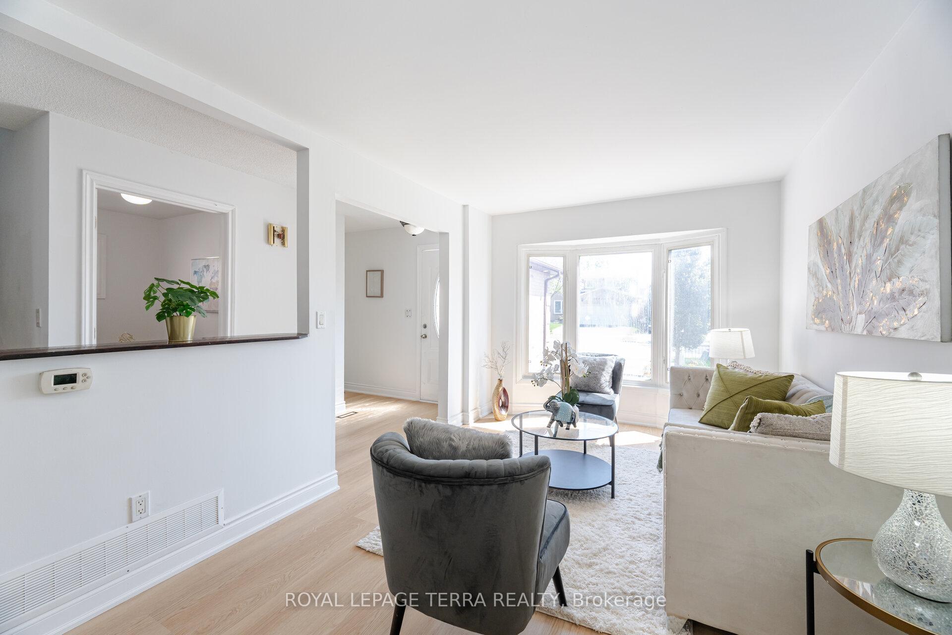 Photo 4 of 187 Ravenscroft Road, Ajax, Central West — HOMEH