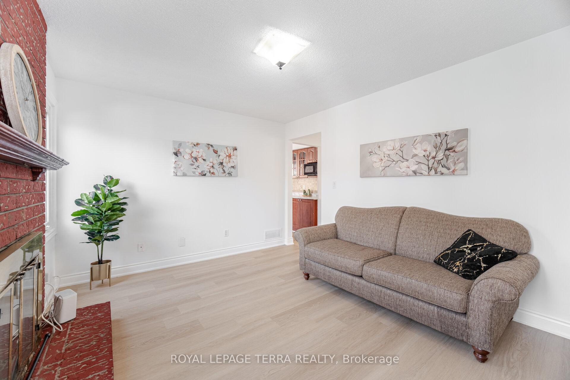 Photo 13 of 187 Ravenscroft Road, Ajax, Central West — HOMEH