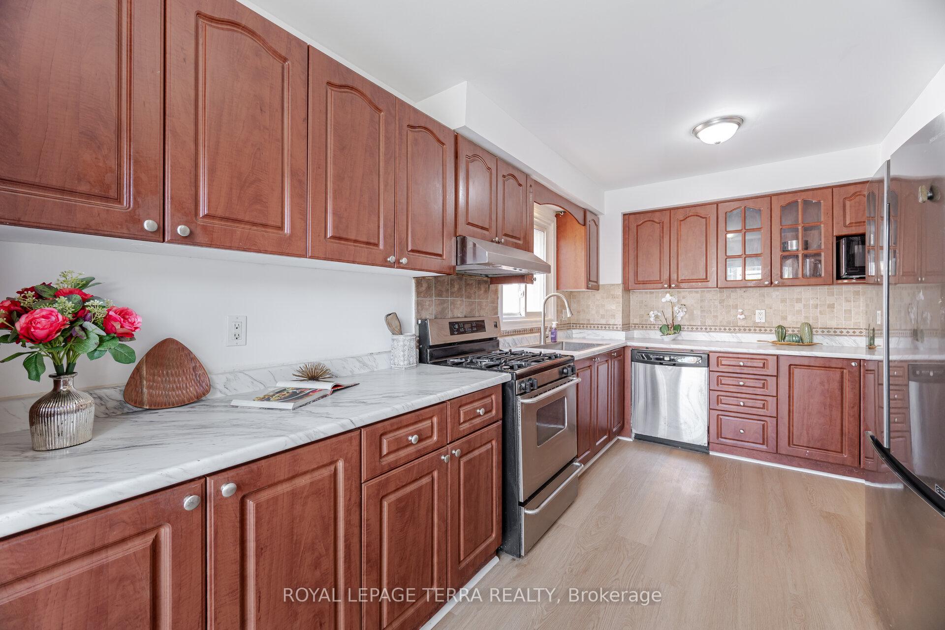 Photo 15 of 187 Ravenscroft Road, Ajax, Central West — HOMEH