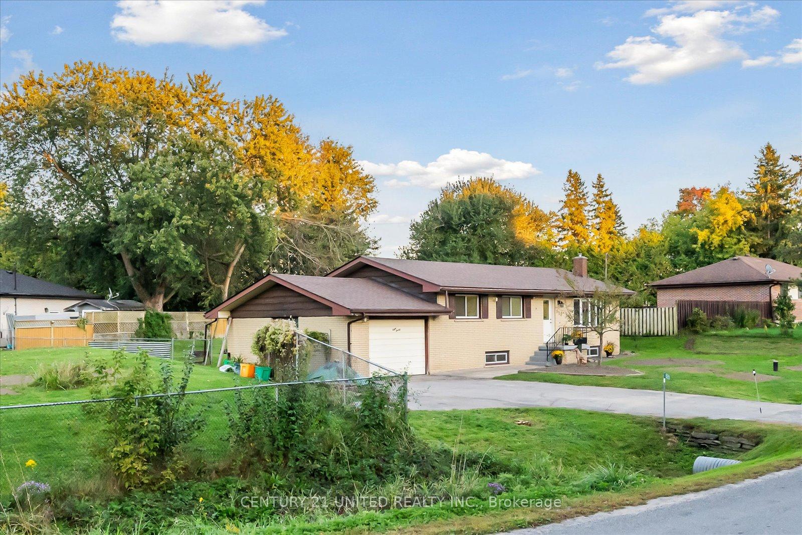 Photo 2 of 820 Clinton Avenue, Douro-Dummer — HOMEH