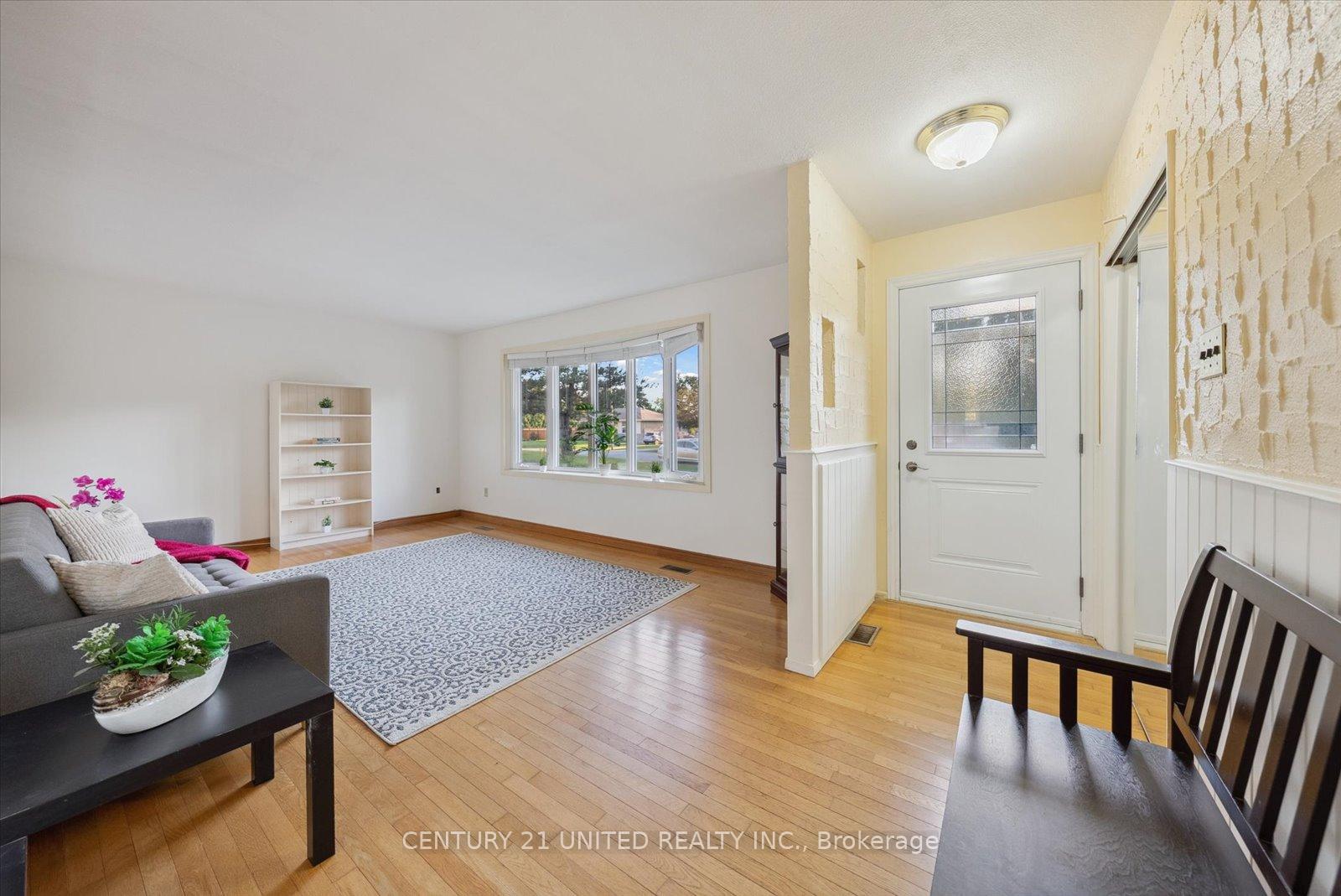 Photo 10 of 820 Clinton Avenue, Douro-Dummer — HOMEH