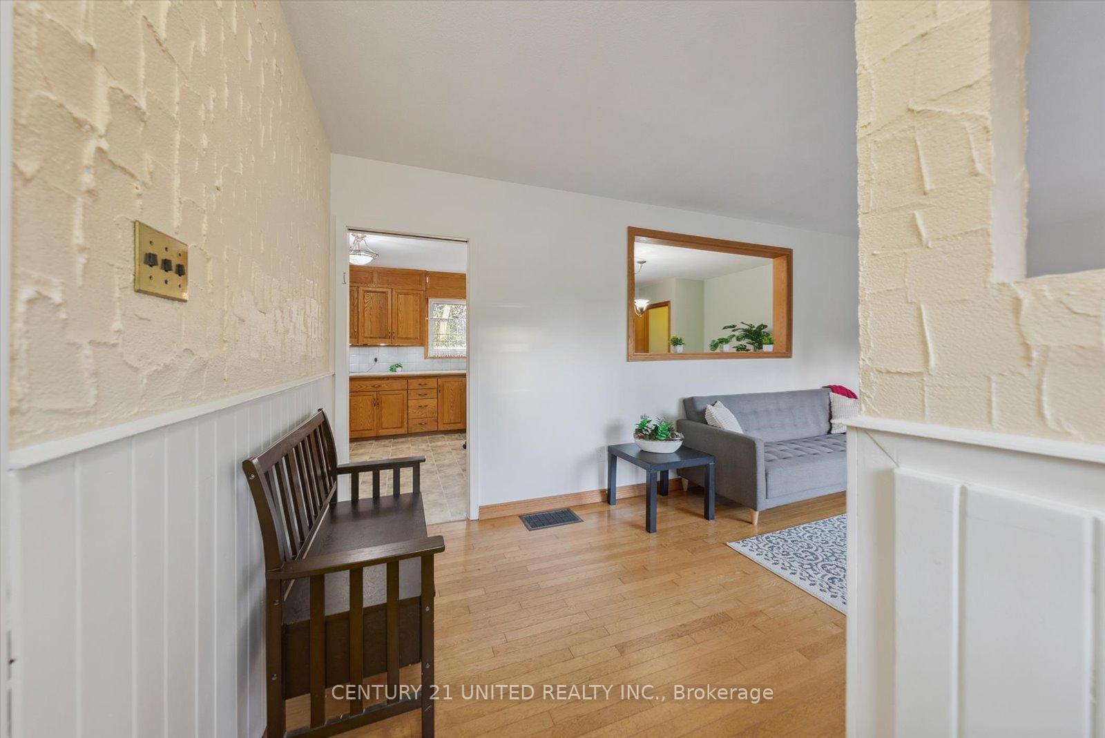 Photo 11 of 820 Clinton Avenue, Douro-Dummer — HOMEH