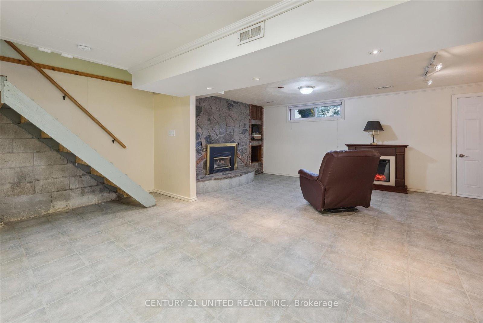 Photo 27 of 820 Clinton Avenue, Douro-Dummer — HOMEH