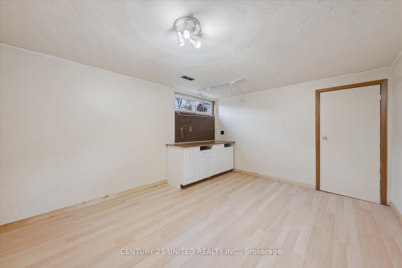 Photo 30 of 820 Clinton Avenue, Douro-Dummer — HOMEH