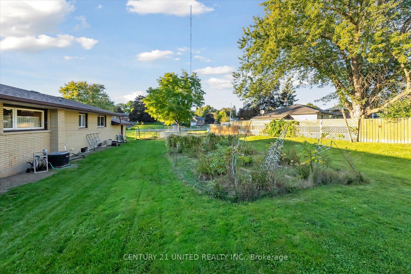 Photo 34 of 820 Clinton Avenue, Douro-Dummer — HOMEH