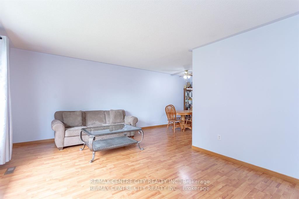 Photo 7 of 5 Bennett Place, St. Thomas — HOMEH