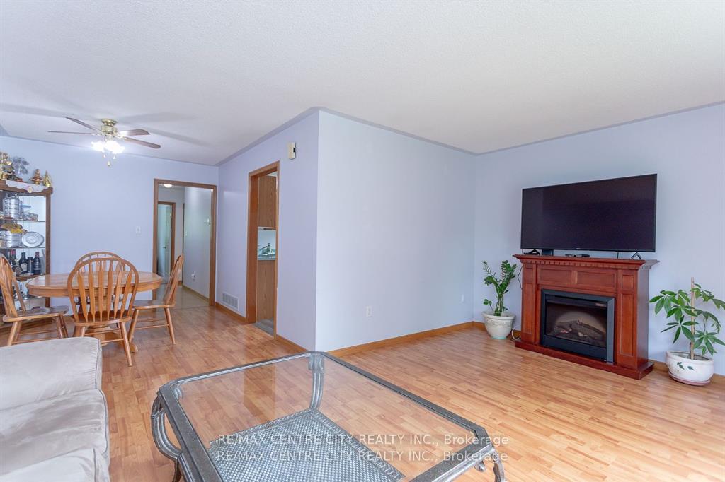 Photo 8 of 5 Bennett Place, St. Thomas — HOMEH