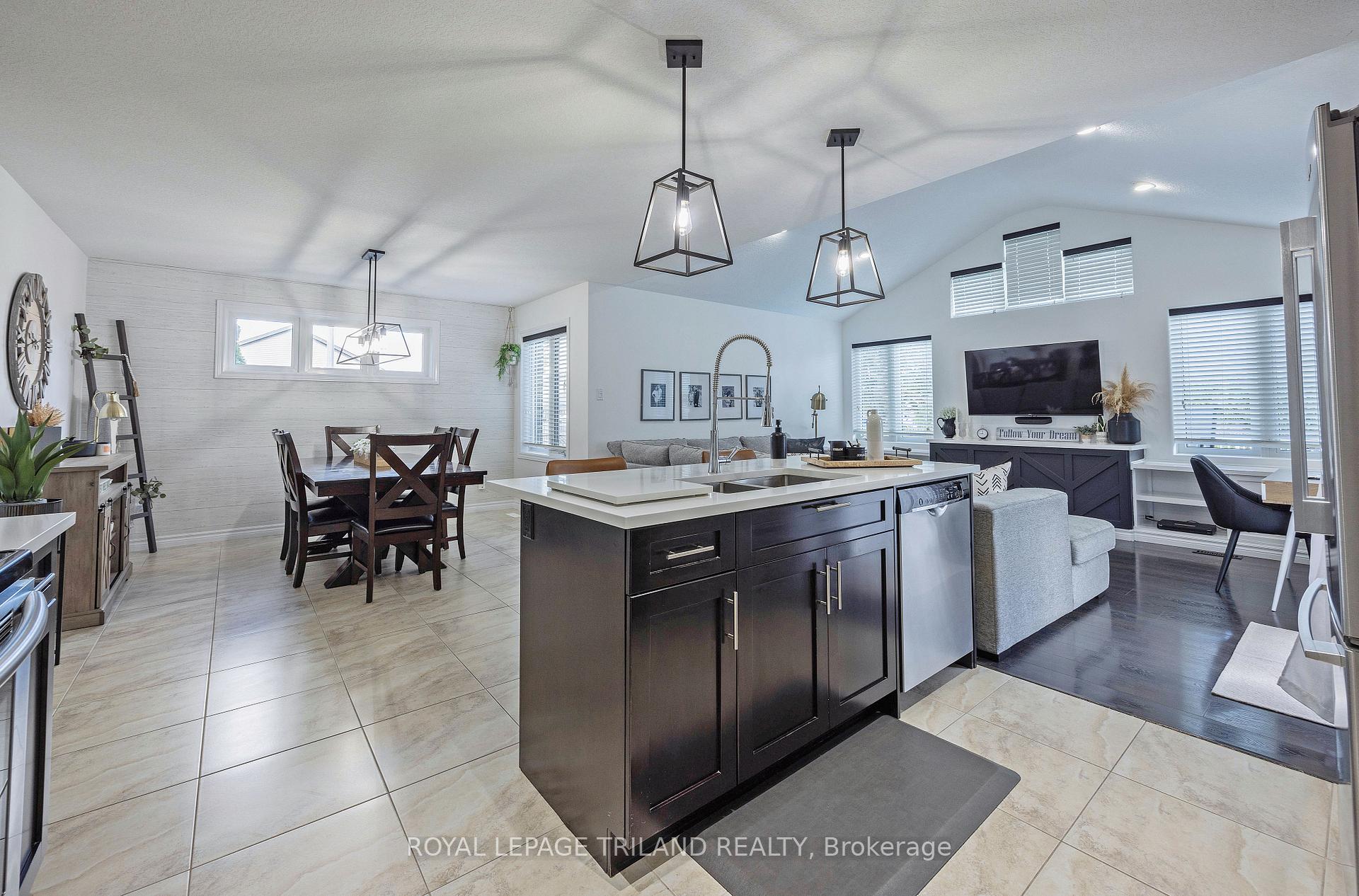 Photo 7 of 23 Westlake Drive, St. Thomas — HOMEH