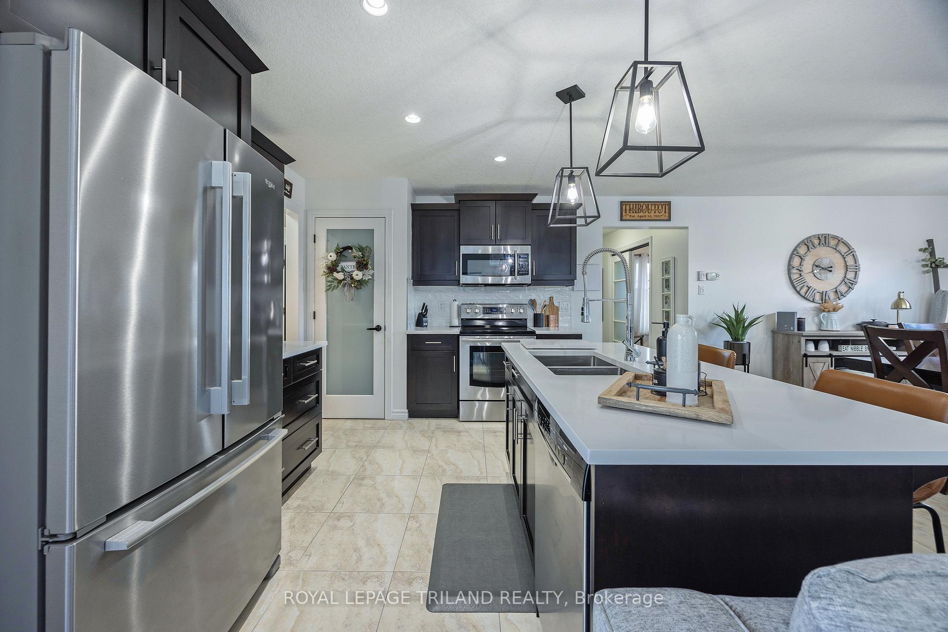 Photo 11 of 23 Westlake Drive, St. Thomas — HOMEH
