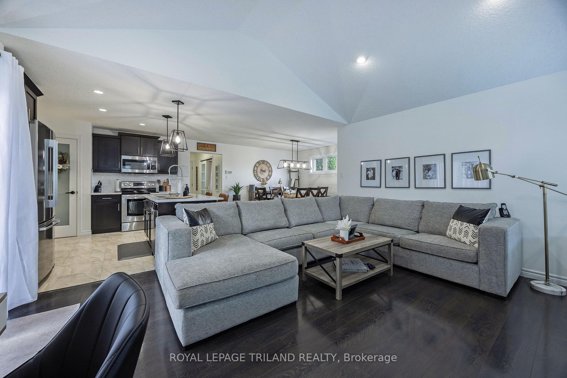 Photo 13 of 23 Westlake Drive, St. Thomas — HOMEH