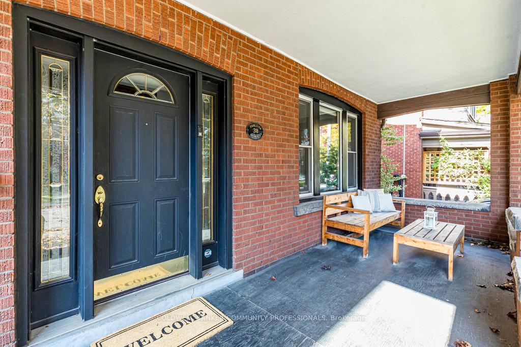 Photo 2 of 38 Fairleigh Avenue S, Hamilton, Gibson — HOMEH