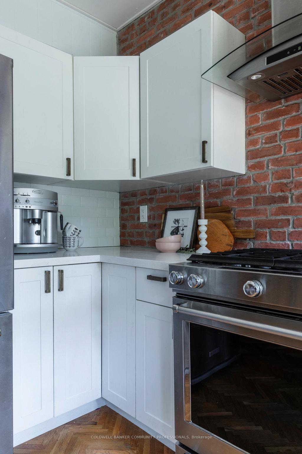 Photo 17 of 38 Fairleigh Avenue S, Hamilton, Gibson — HOMEH