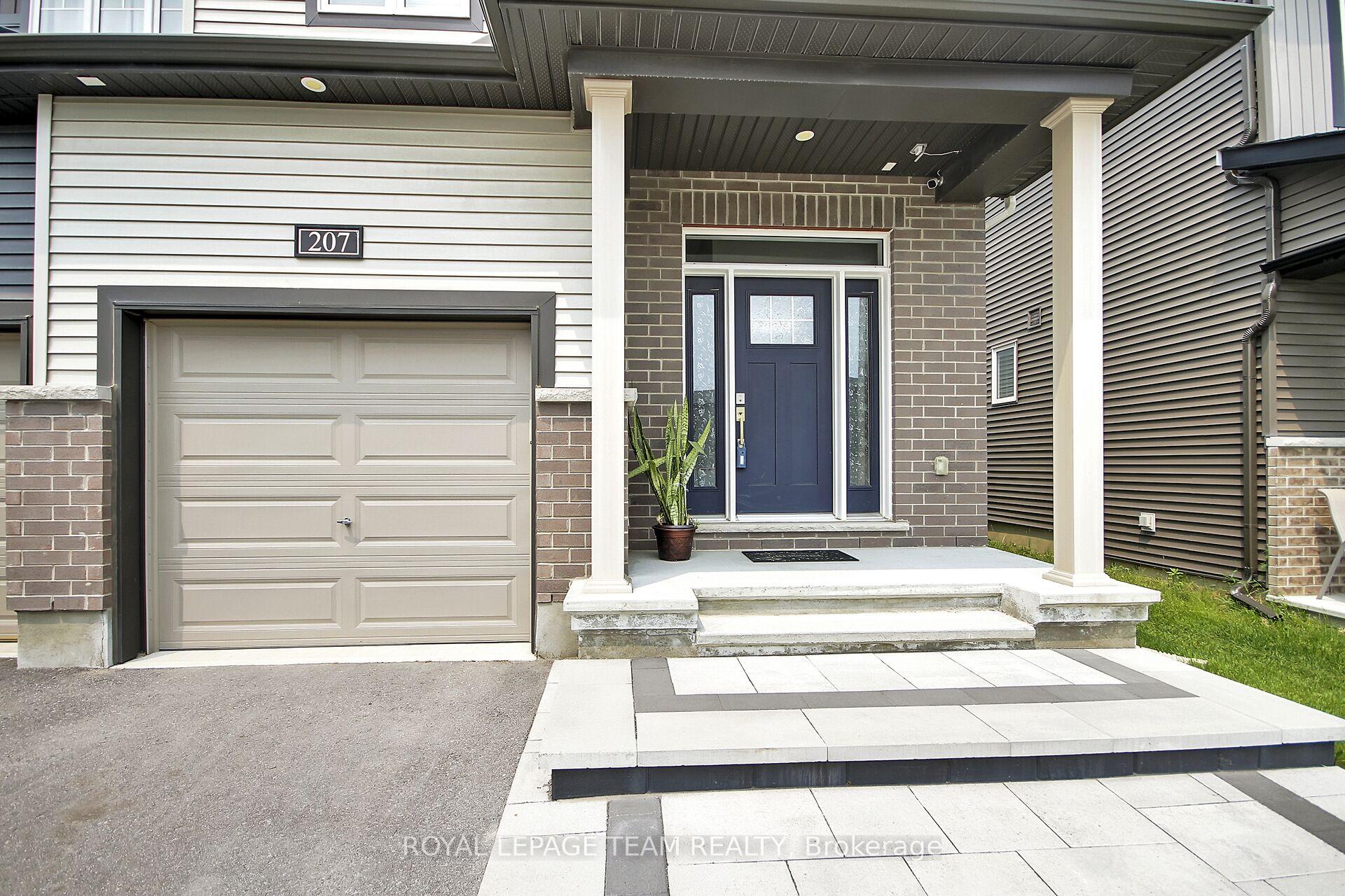 Photo 4 of 207 Bending Way, Ottawa, Barrhaven - Hearts Desire — HOMEH