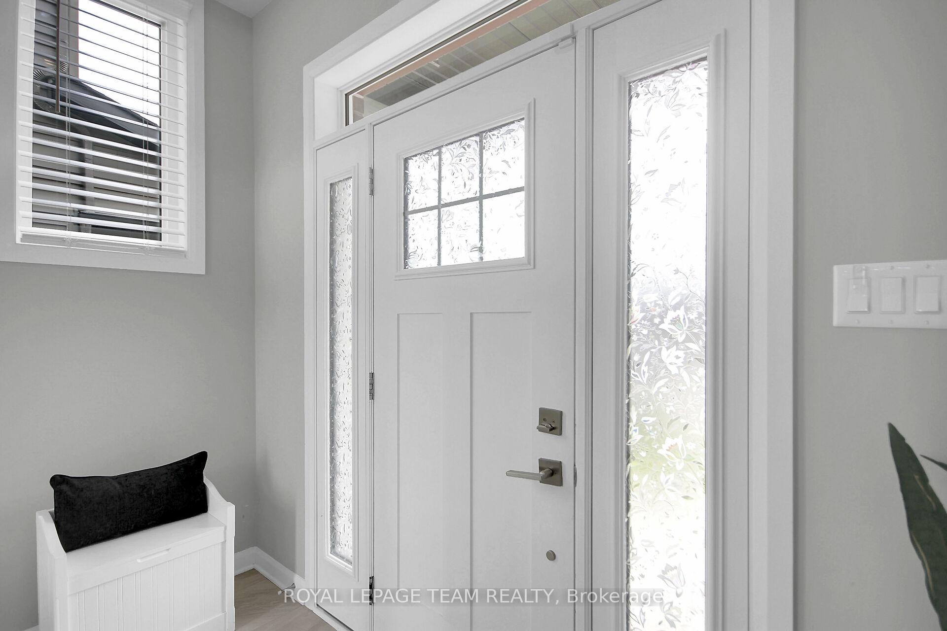 Photo 5 of 207 Bending Way, Ottawa, Barrhaven - Hearts Desire — HOMEH