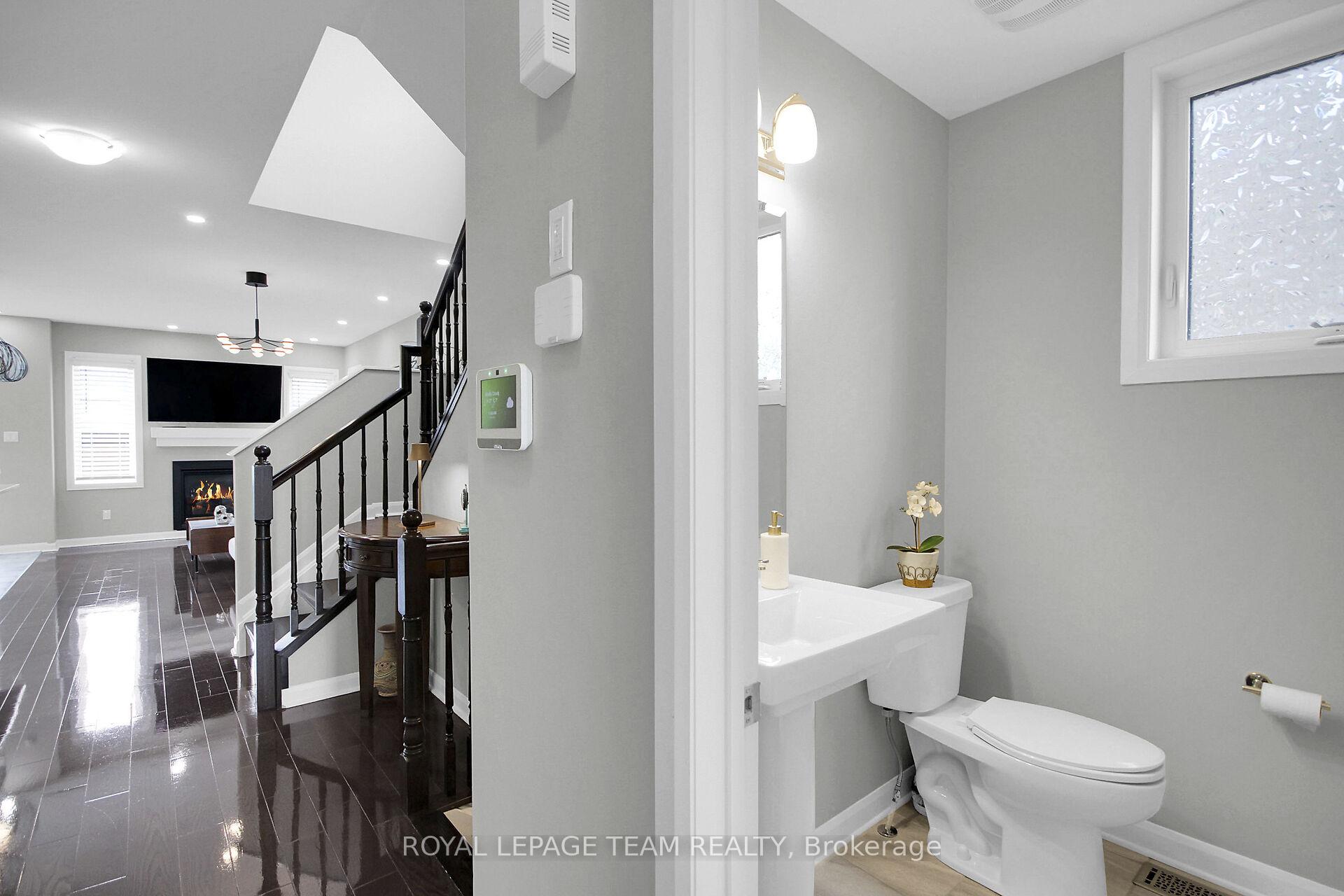Photo 8 of 207 Bending Way, Ottawa, Barrhaven - Hearts Desire — HOMEH