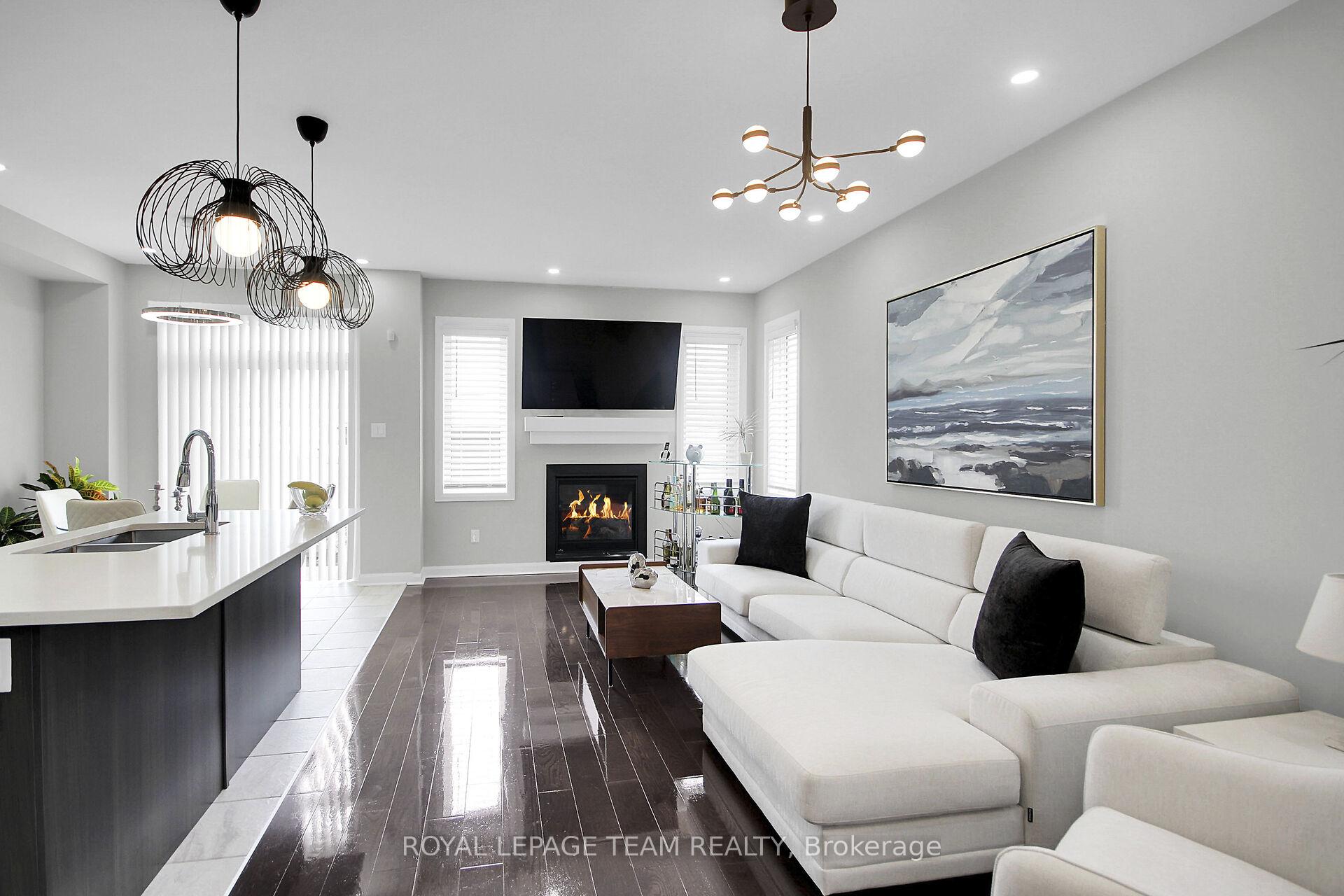 Photo 12 of 207 Bending Way, Ottawa, Barrhaven - Hearts Desire — HOMEH